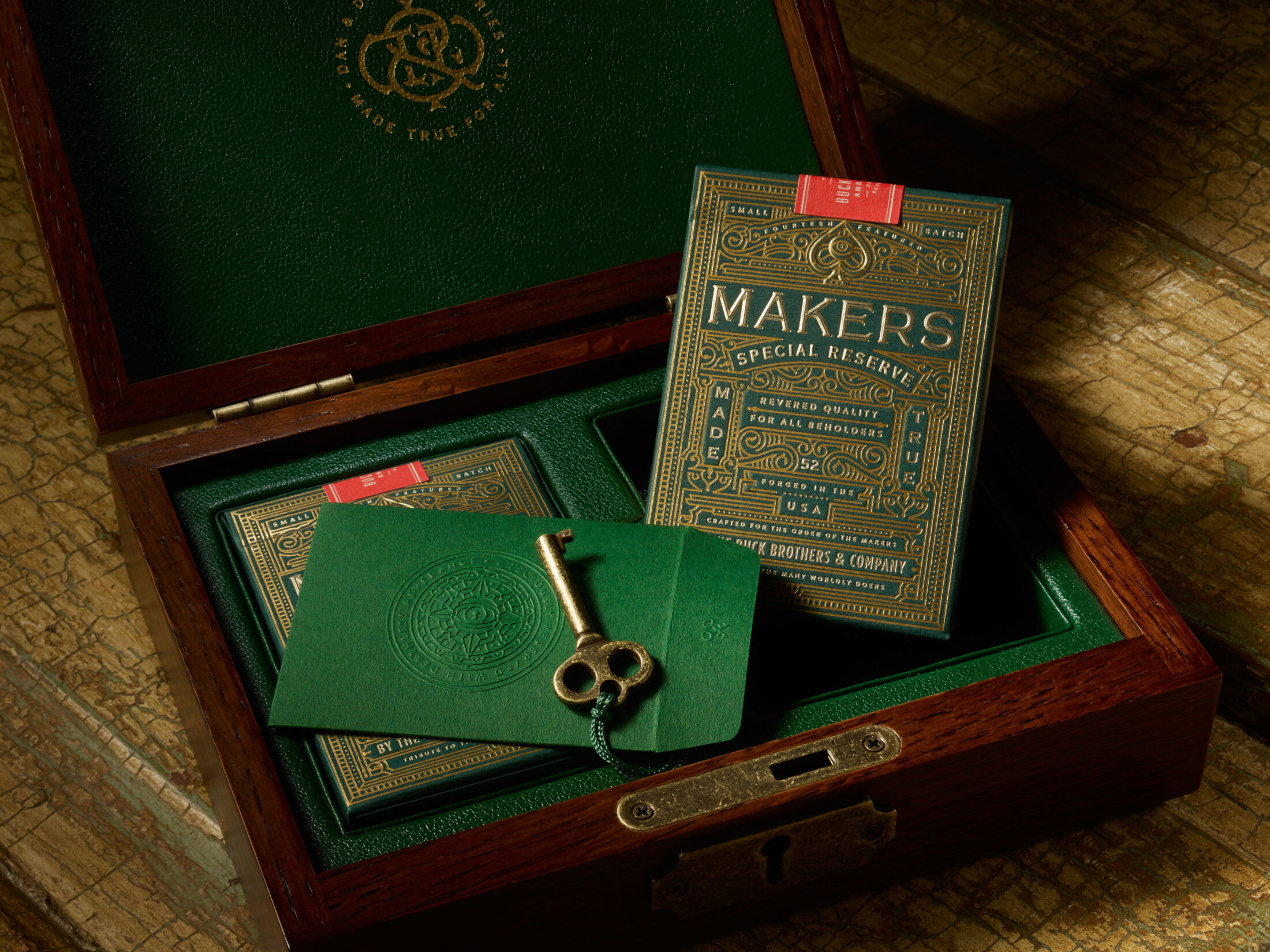 makers-open-box-with-key